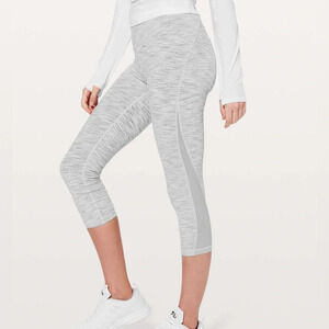 Lululemon women’s Train Times Crop leggings *21" size 4 Ice Grey Alpine White